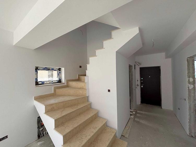 Casă cu 4 camere în Bragadiru