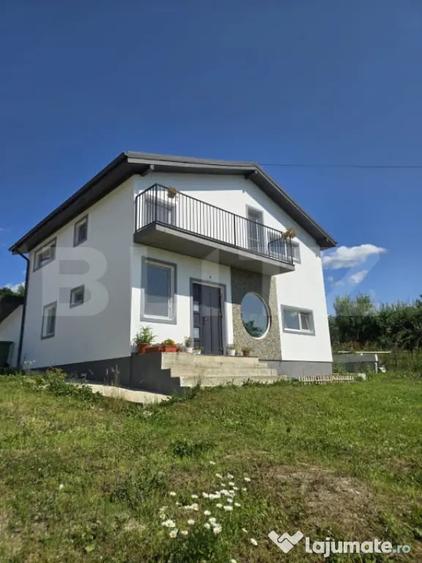 Casă cu 4 camere cu Teren 1458 Mp în Central
