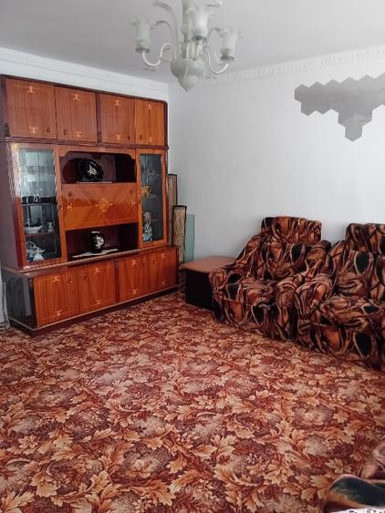 Casă individuală cu 5 camere cu Teren 756 Mp în Central