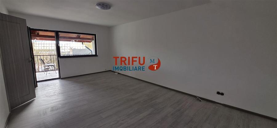 Duplex cu 5 camere cu Canalizare în Micești