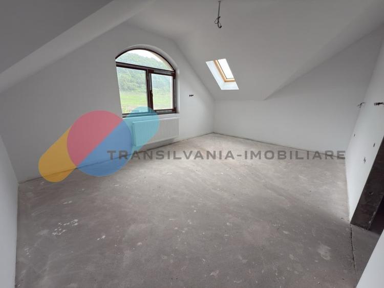 Casă individuală cu 4 camere cu Canalizare în Chinteni