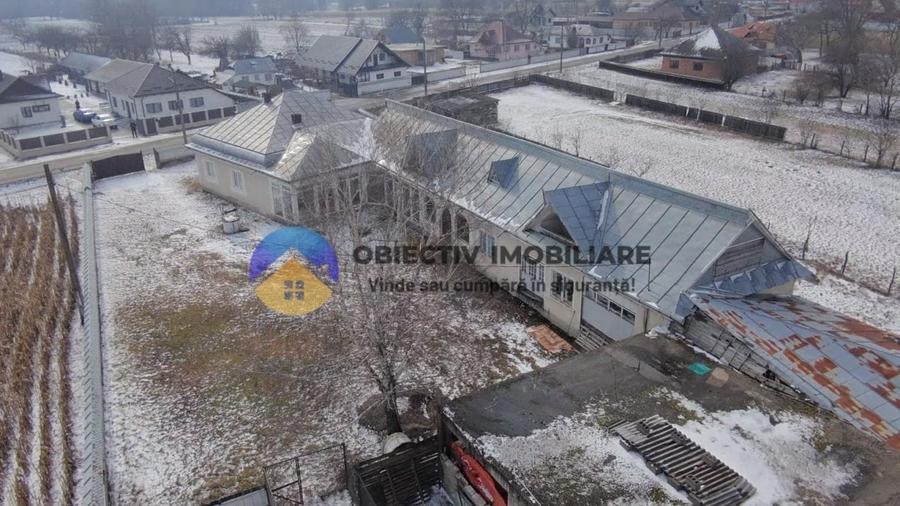 Casă cu 6 camere cu Teren 3683 Mp în Agapia