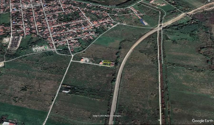 Teren de 800 mp, în Plopi