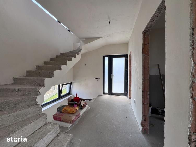 Casă cu 4 camere cu Teren 873 Mp în Feleacu