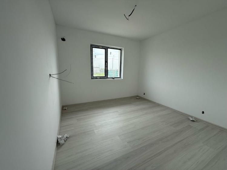 Casă individuală cu 3 camere cu Teren 350 Mp în Berceni