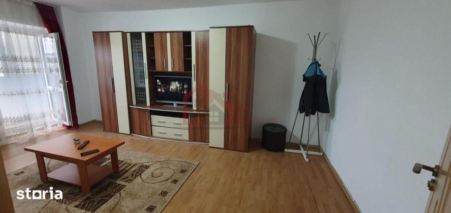 Garsonieră decomandată, mobilată în Tei