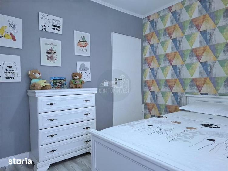 Apartament cu 3 camere decomandat în Turnișor