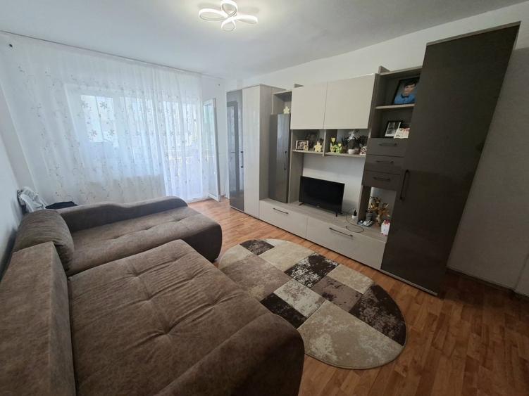 Apartament cu 2 camere decomandat, mobilat în Codlea — fotografia 1