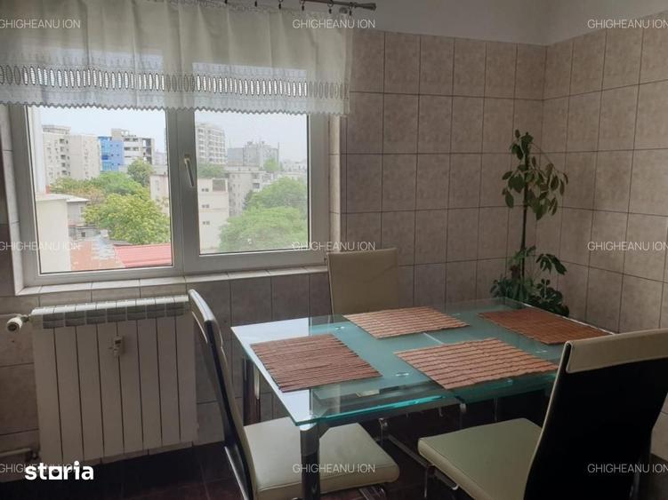Apartament cu 4 camere decomandat în Vitan