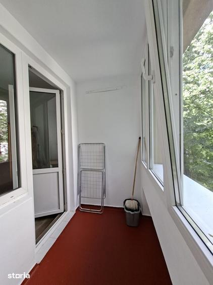 Apartament cu 3 camere semidecomandat în Drumul Taberei