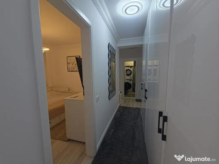 Apartament cu 4 camere semidecomandat în Tăbăcărie