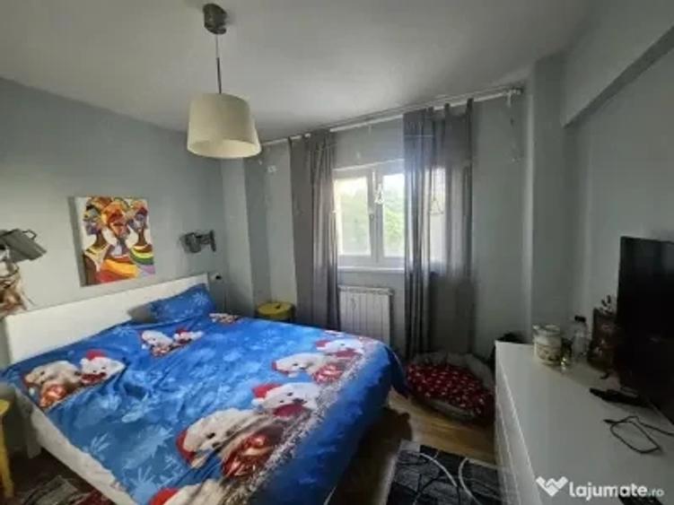 Apartament cu 4 camere decomandat în Exterior Vest