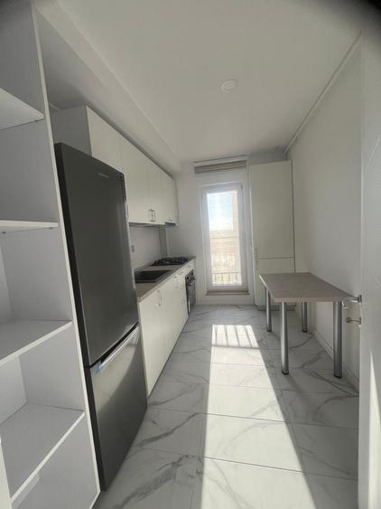 Apartament cu 3 camere decomandat în Ștefăneștii de Jos