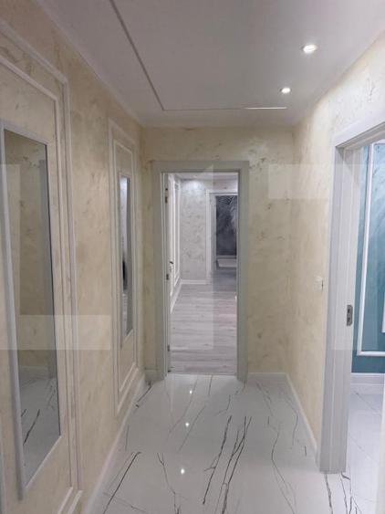 Apartament cu 3 camere semidecomandat, mobilat în Dâmbovița