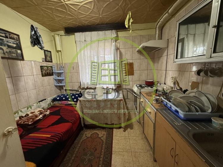 Apartament cu 2 camere decomandat, mobilat în Rovine