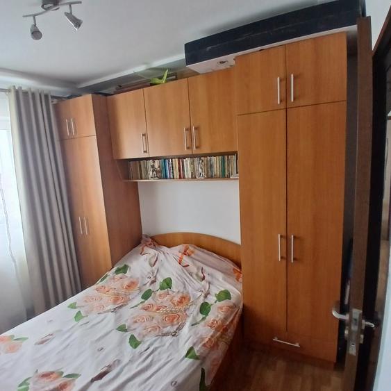 Apartament cu 3 camere semidecomandat în Sud-Est