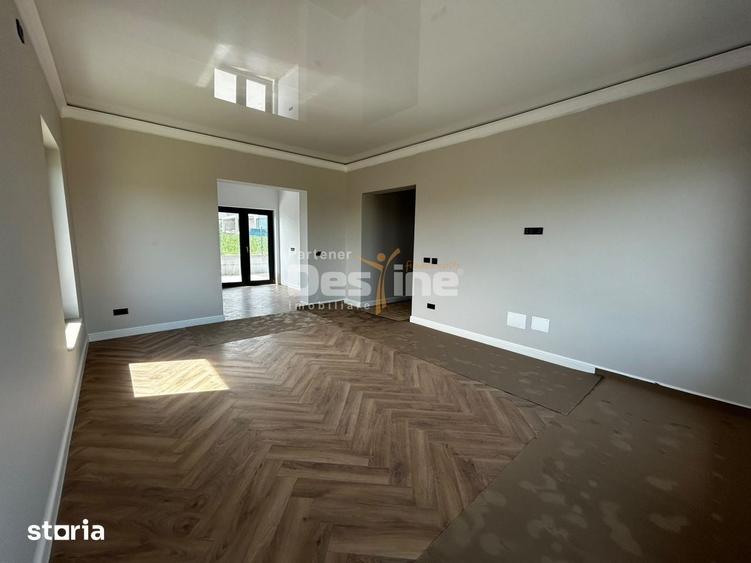 Casă cu 4 camere cu Teren 450 Mp în Rediu
