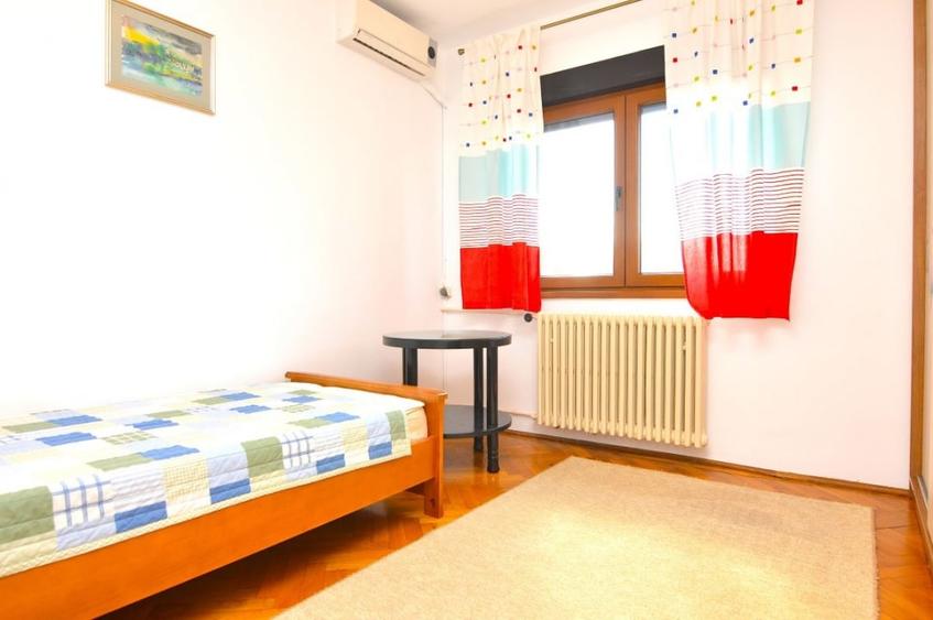 INCHIRIERE APARTAMENT 3 CAMERE UNIRII – TRAIAN - 12