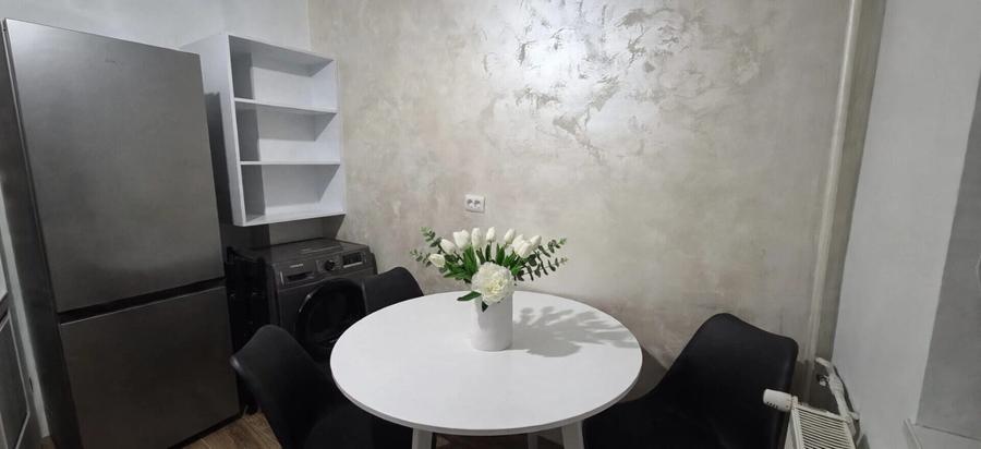 Apartament cu 3 camere decomandat în Dristor