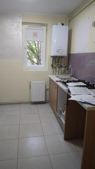 Apartament cu 3 camere decomandat, mobilat în Vitan Mall