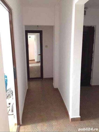 Apartament cu 4 camere decomandat în Murfatlar