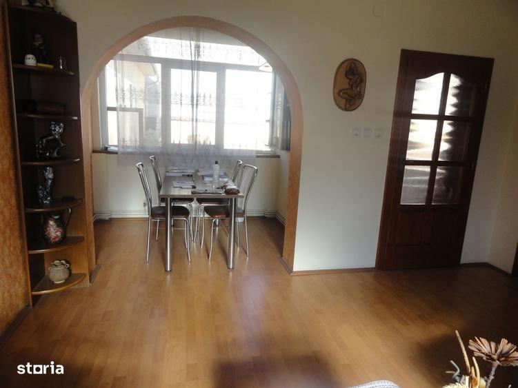 Casă cu 4 camere cu Teren 1278 Mp în Micălaca