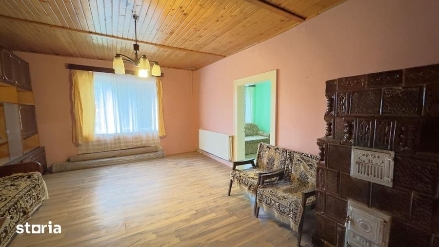 Casă cu 3 camere cu Teren 3263 Mp în Central