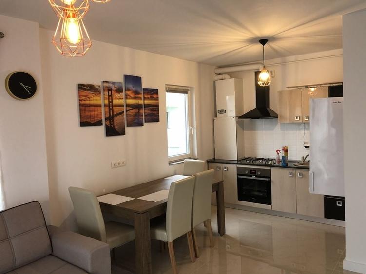 Apartament cu 2 camere semidecomandat în Calea Moldovei