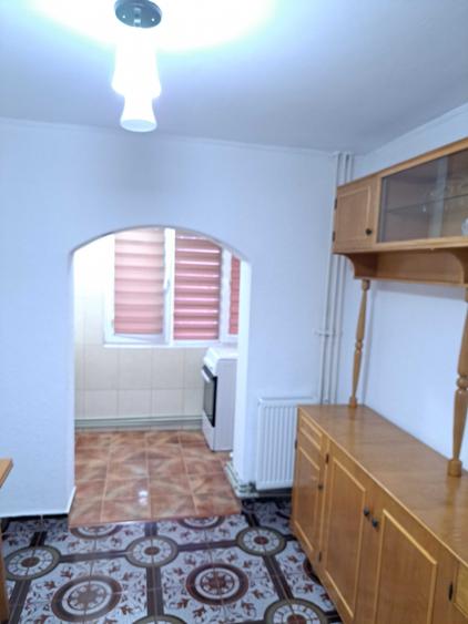 Apartament cu 2 camere decomandat în Sărari