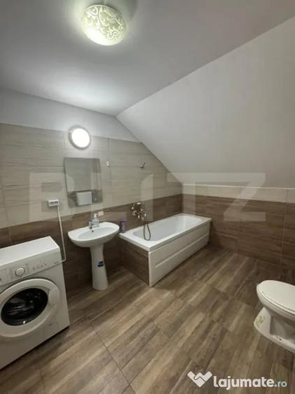 Apartament cu 3 camere semidecomandat în Florești