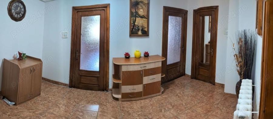 Apartament cu 3 camere decomandat în 1 Mai