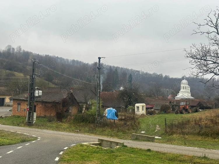 Casă cu Teren 2877 Mp în Zolt