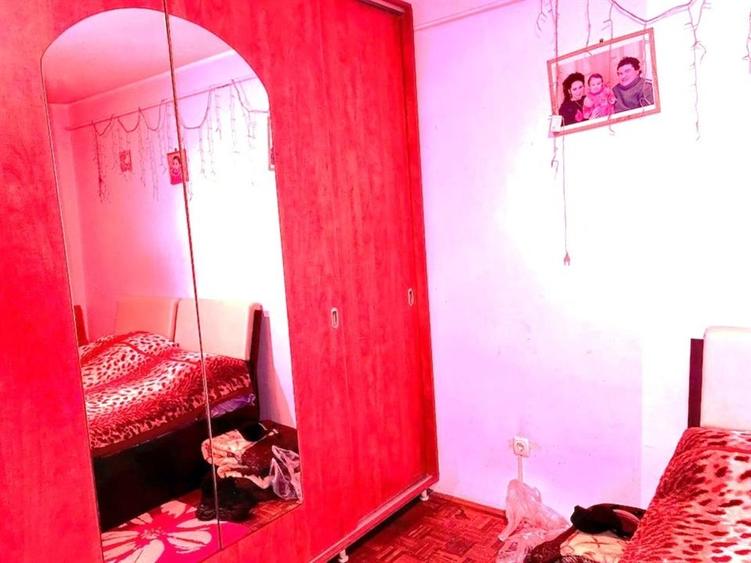 Apartament cu 3 camere semidecomandat în Hipodrom