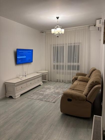 Apartament cu 3 camere decomandat, mobilat în Central