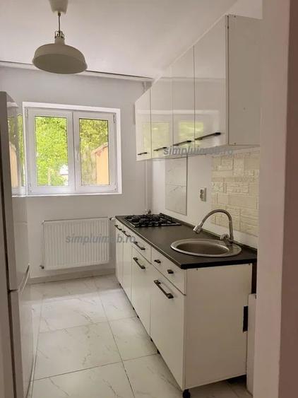 Apartament cu 3 camere semidecomandat, mobilat în Iancului