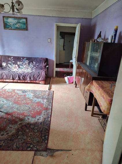 Apartament cu 3 camere semidecomandat în Micro 5