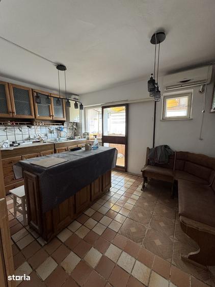 Apartament cu 4 camere decomandat în Central