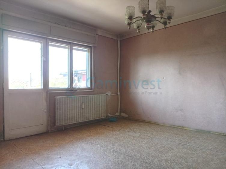 Apartament cu 3 camere decomandat în Rogerius