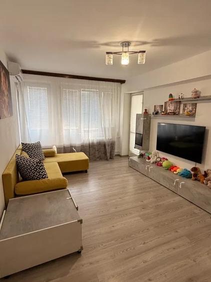 Apartament cu 2 camere semidecomandat în Vatra Luminoasă
