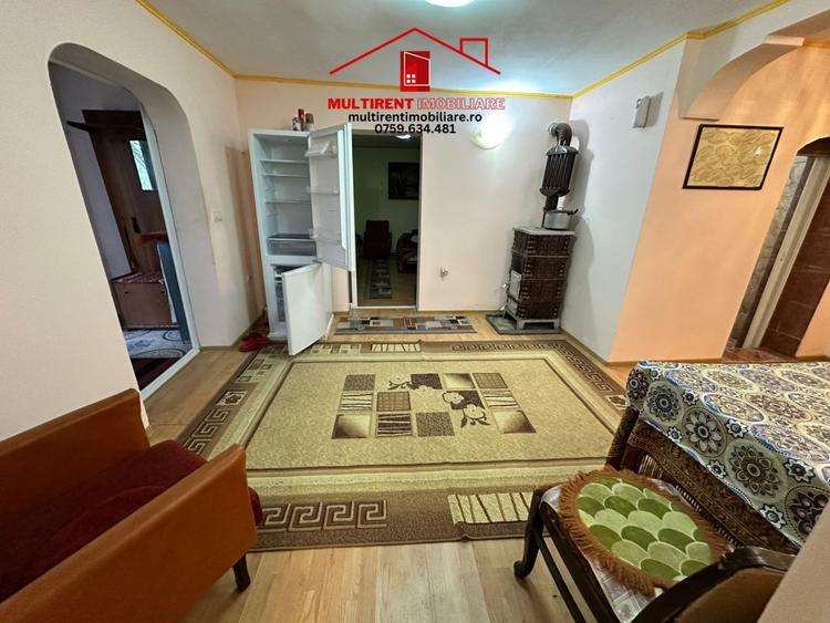 Casă individuală cu 6 camere cu Teren 693 Mp în Exterior Sud