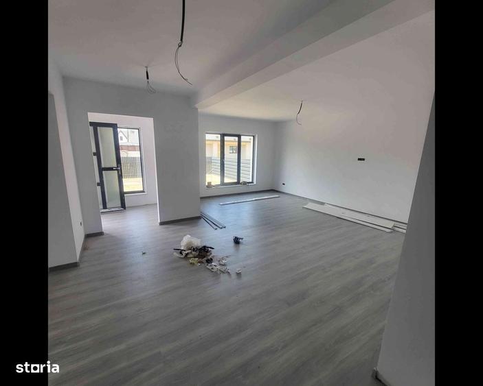 Casă cu 3 camere în Hemeiuș