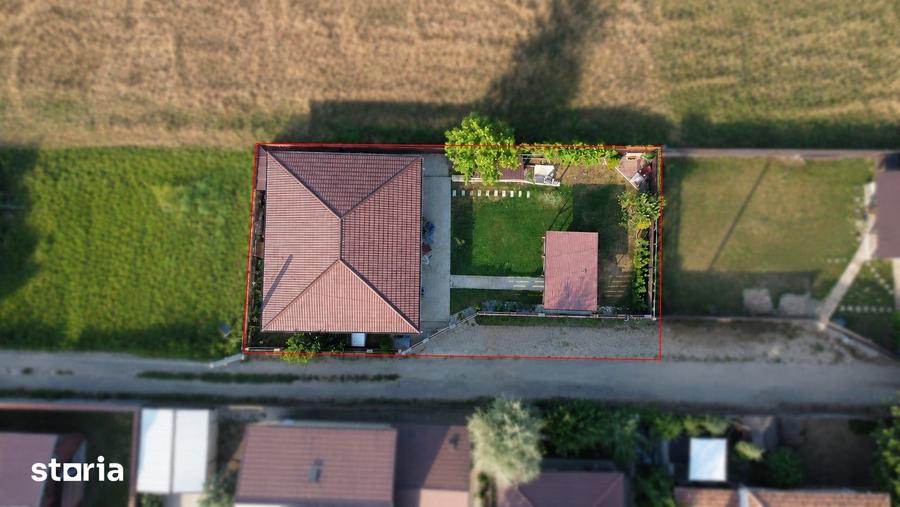 Casă cu 4 camere cu Teren 300 Mp în Crevedia