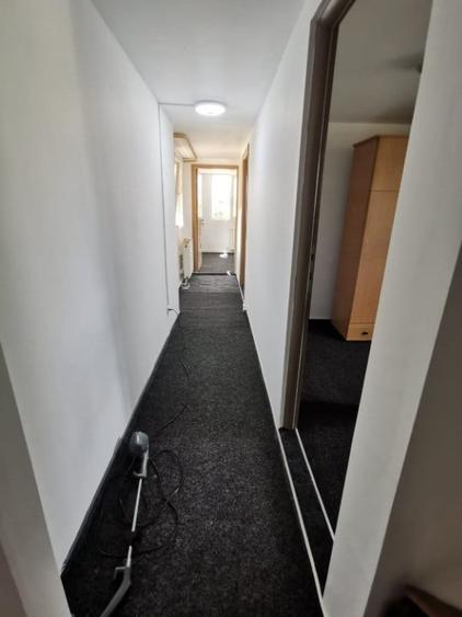 Casă cu 4 camere cu Teren 200 Mp în Apărătorii Patriei