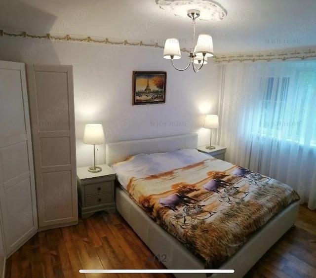 Apartament cu 2 camere decomandat în Tei