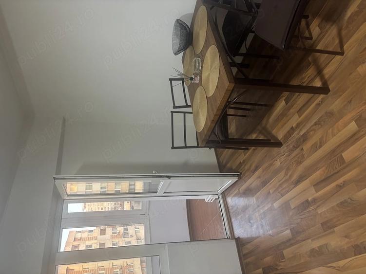Apartament cu 2 camere decomandat în Trocadero