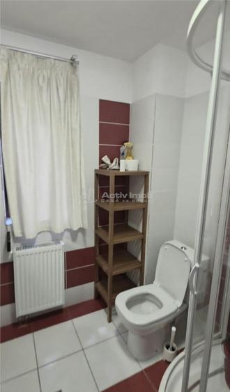 Casă cu 4 camere cu Teren 179 Mp în 1 Decembrie