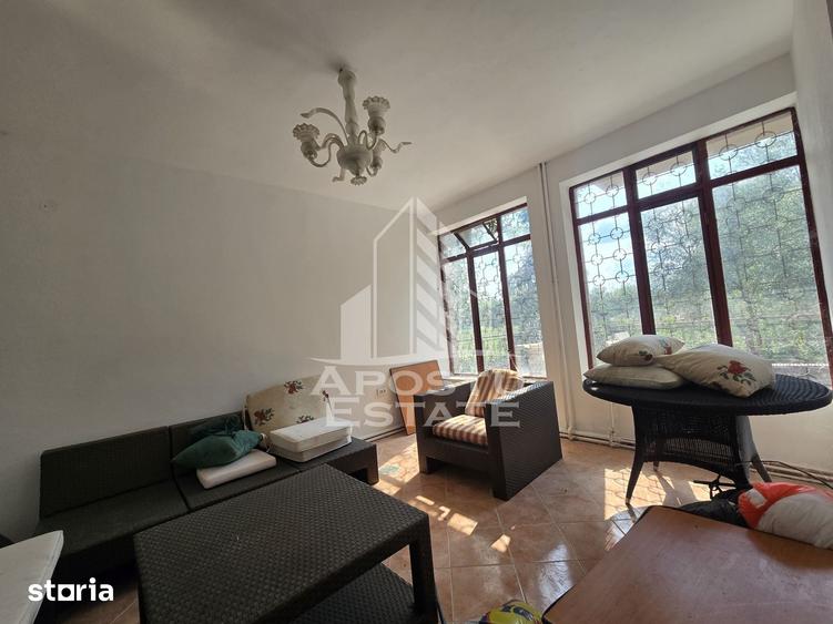 Casă cu 8 camere cu Teren 1140 Mp în Central
