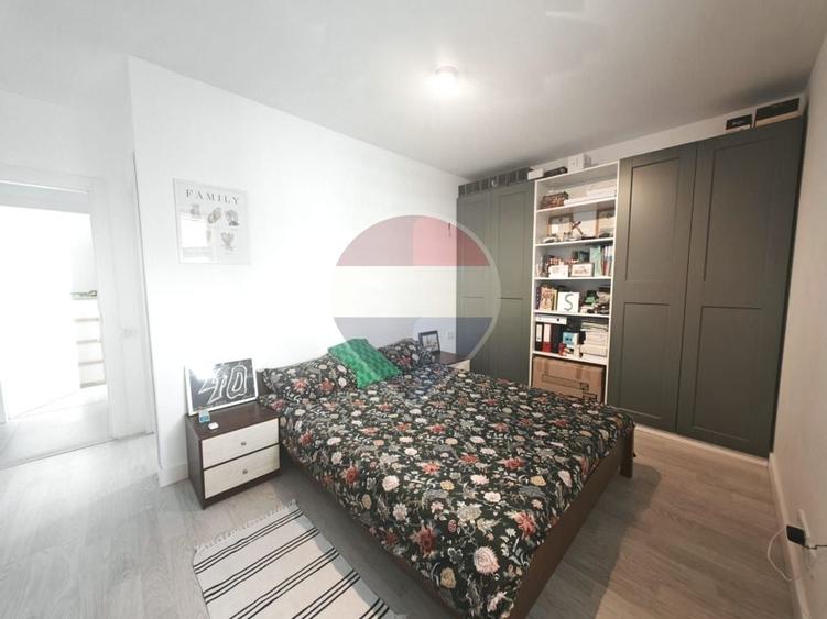 Apartament cu 3 camere semidecomandat, mobilat în Pipera