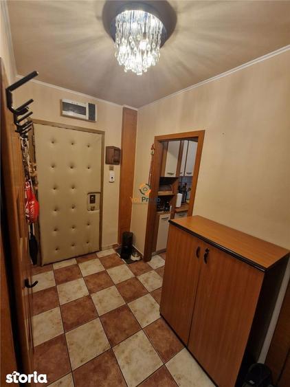 Apartament cu 4 camere decomandat în Circumvalațiunii