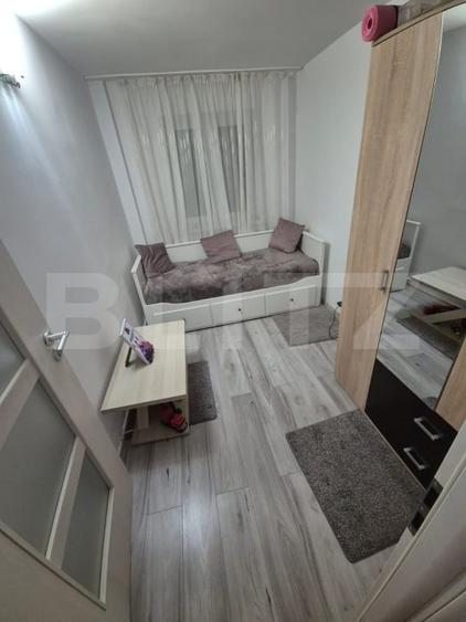 Apartament cu 3 camere decomandat, mobilat în Noua